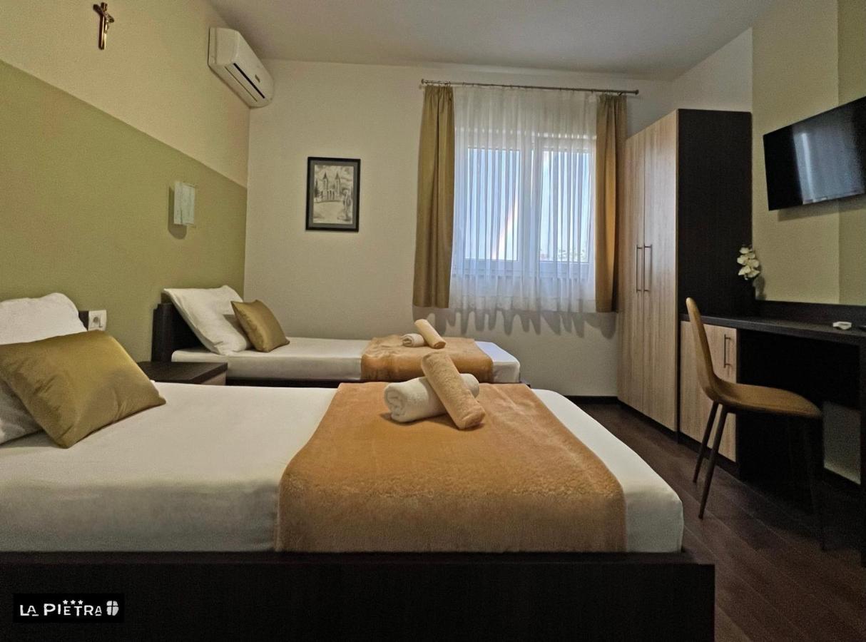 La Pietra Family Hotel Medjugorje Bilik gambar