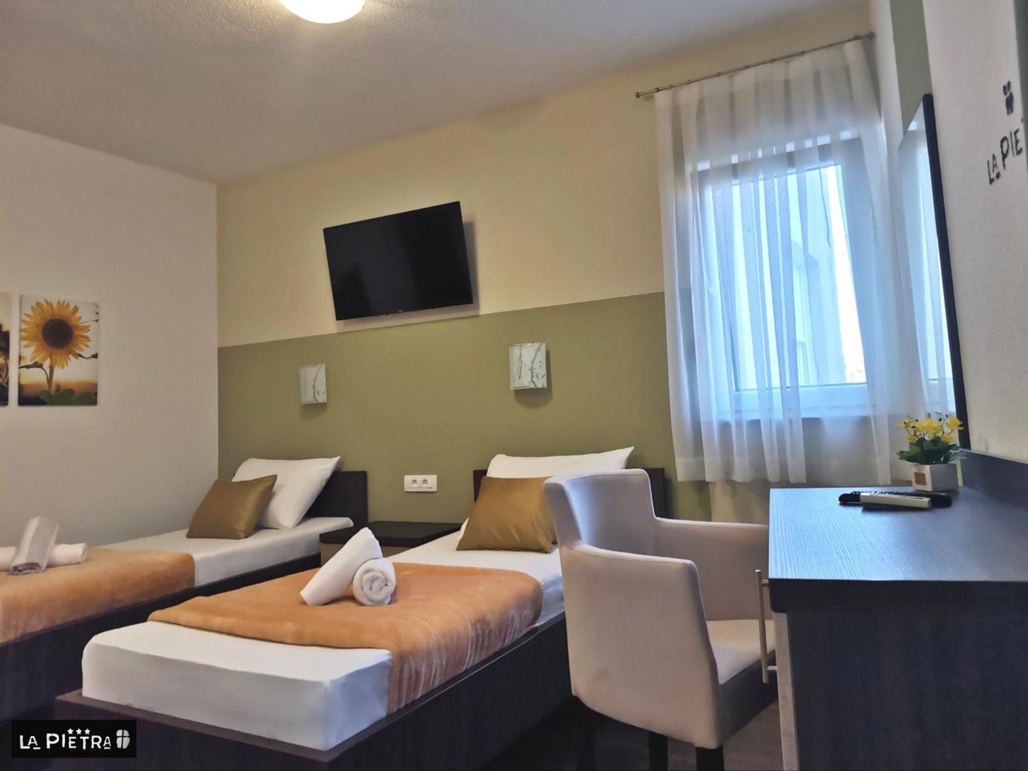 La Pietra Family Hotel Medjugorje Bilik gambar