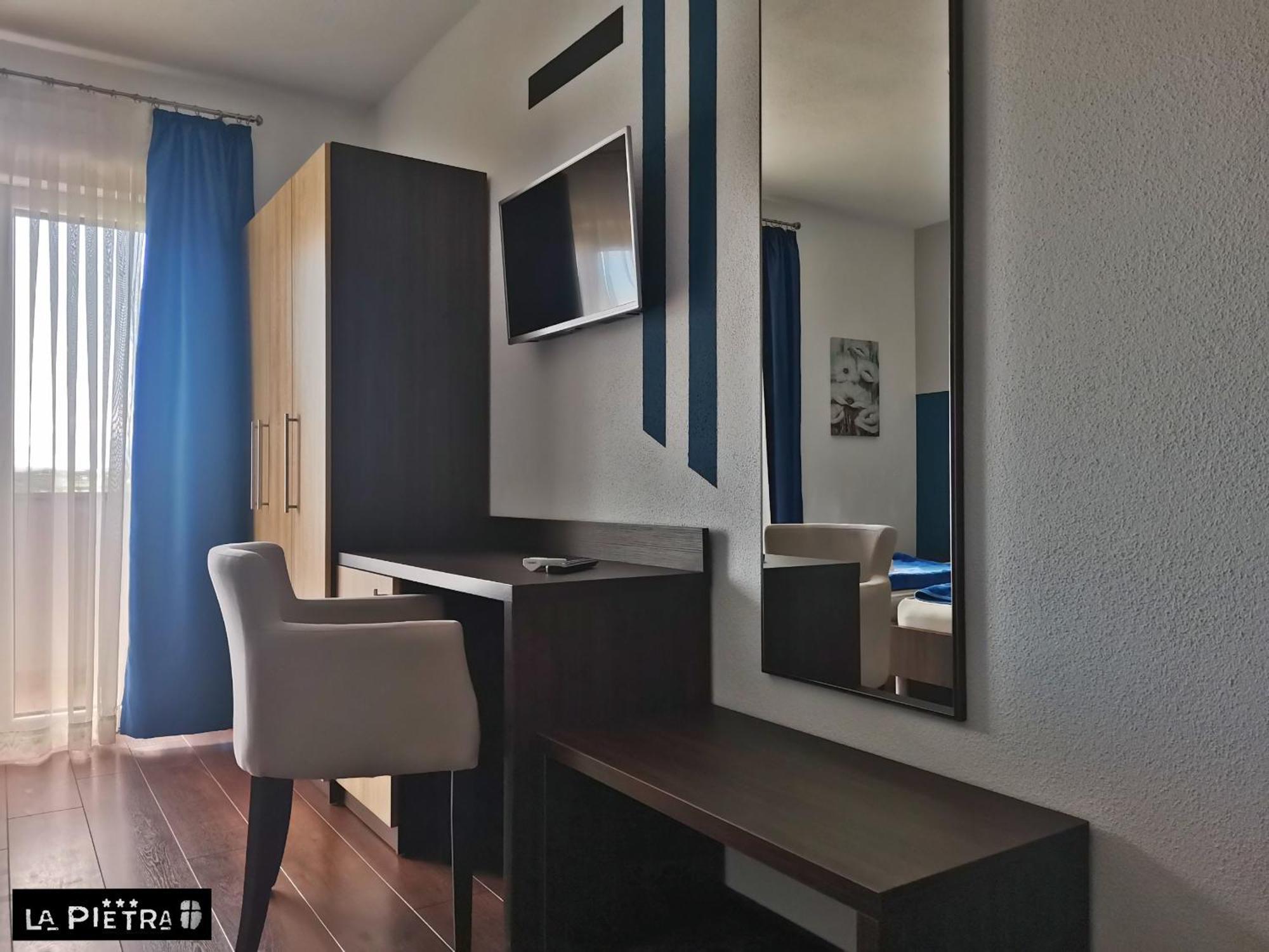 La Pietra Family Hotel Medjugorje Bilik gambar